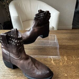 Frye Brown Studded‎ Leather Ankle Boots Women’s 8.5 Moto Western